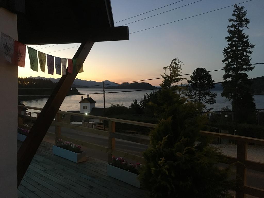 Bonita Lake House - Hostel & Bungalows San Carlos de Bariloche Exterior photo